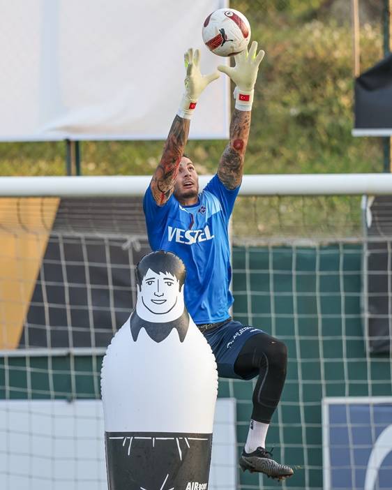 Trabzonspor'un deplasmanda oynayacağı Galatasaray maçı hazırlıkları sürdü - 17 Ağustos 2023 13